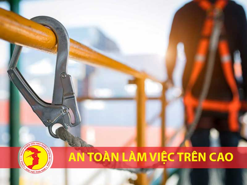 Huấn luyện an toàn làm việc trên cao